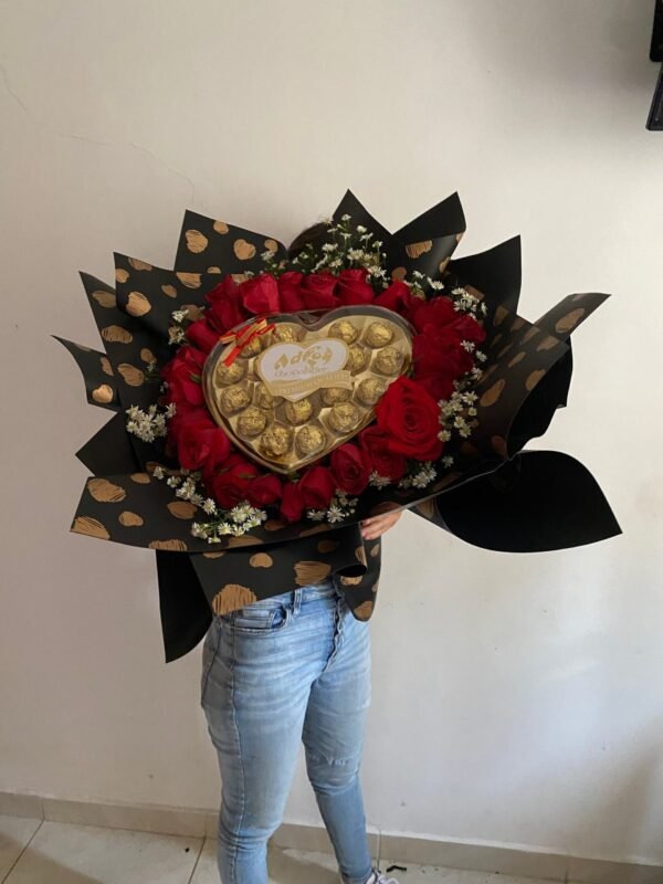Ramo 48 rosas Ferrero - Imagen 2