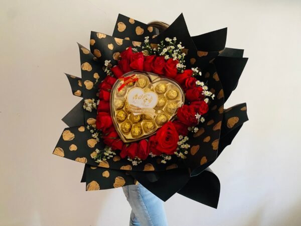 Ramo 48 rosas Ferrero - Imagen 3